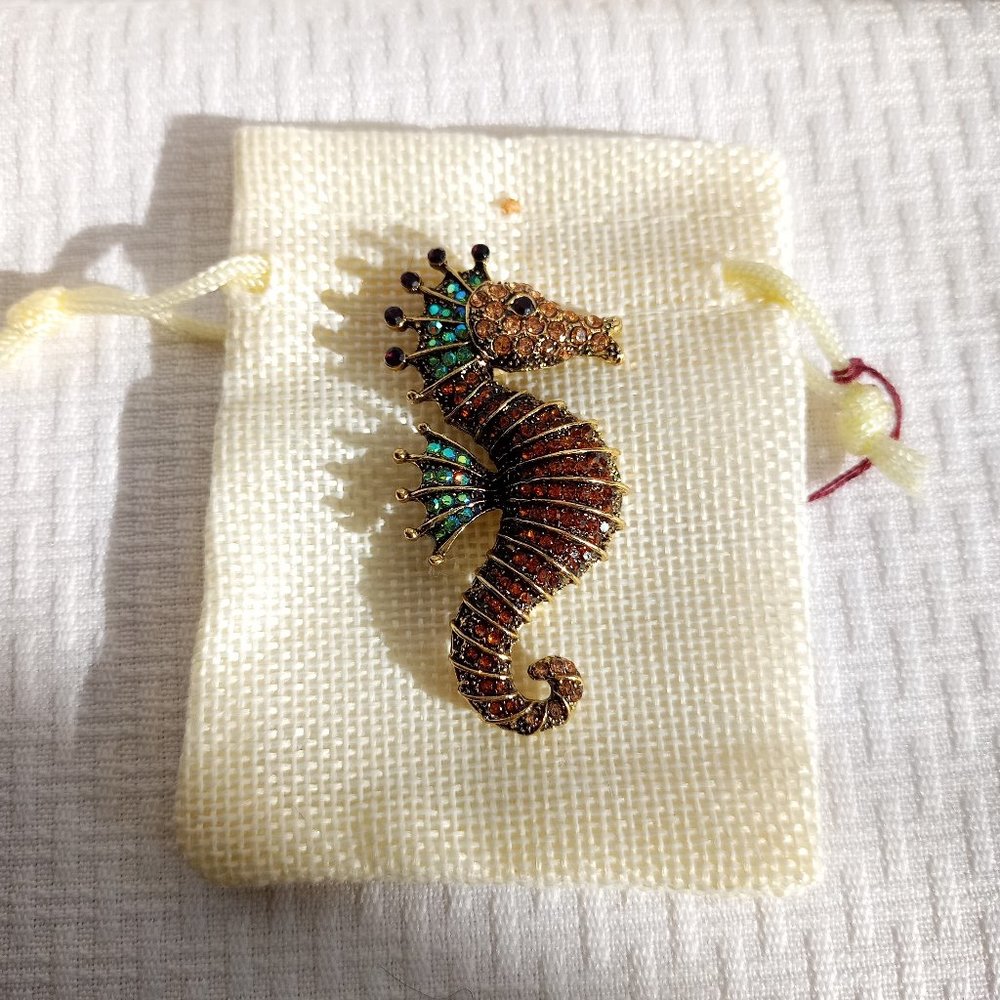 Brown Rhinestone Seahorse Pin Broach - Picture 3 of 3